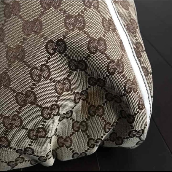 AUTHENTIC Gucci Hobo bag - Picture 7 of 8